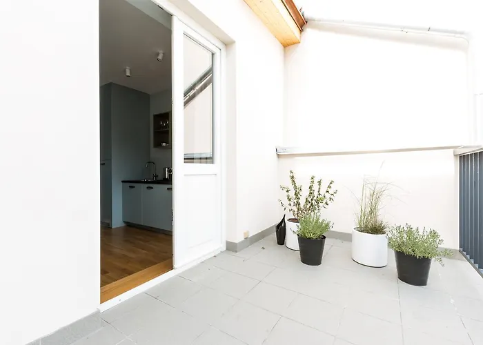 Days - Sunny Riverside Appartement Praag