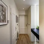 Days - Sunny Riverside Apartment