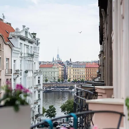 Days - Sunny Riverside With Terraces Appartement