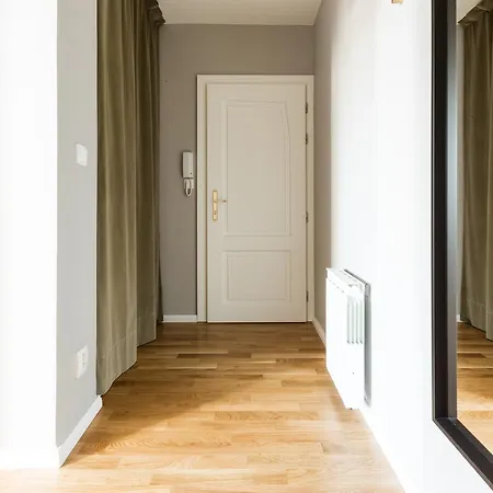 Days - Sunny Riverside With Terraces Appartement *